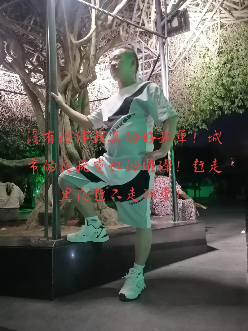 你在公交车上遇到最尴尬的事情是什么，微笑吧!。