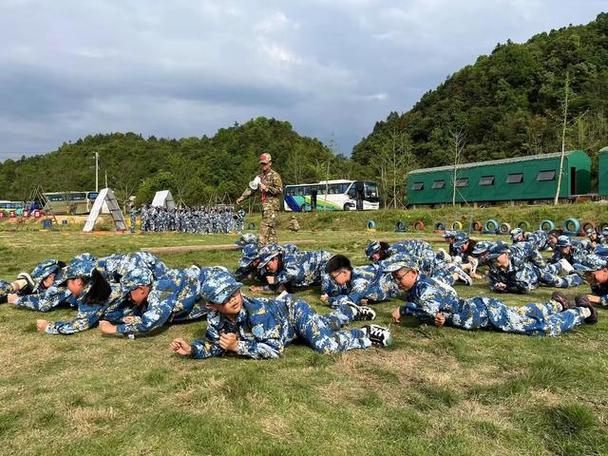 义乌军训团建景点,锻造团队精神，体验军事魅力