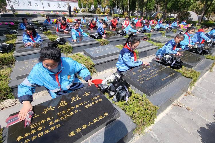 华夏陵园,缅怀先辈，感受历史沉淀之美