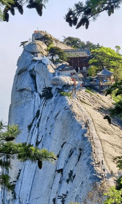 华山五一奇观,探秘奇峰异石，领略华夏山水魂  第2张