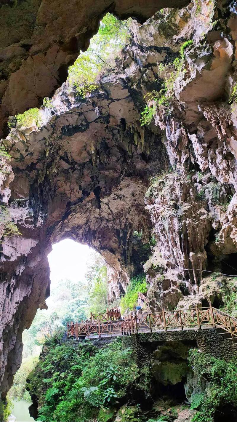 安顺市区内有什么好玩的，贵州安顺旅游区有哪些。