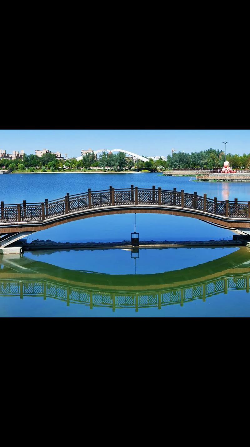 东至桥头公园,漫步历史长河，尽享自然美景