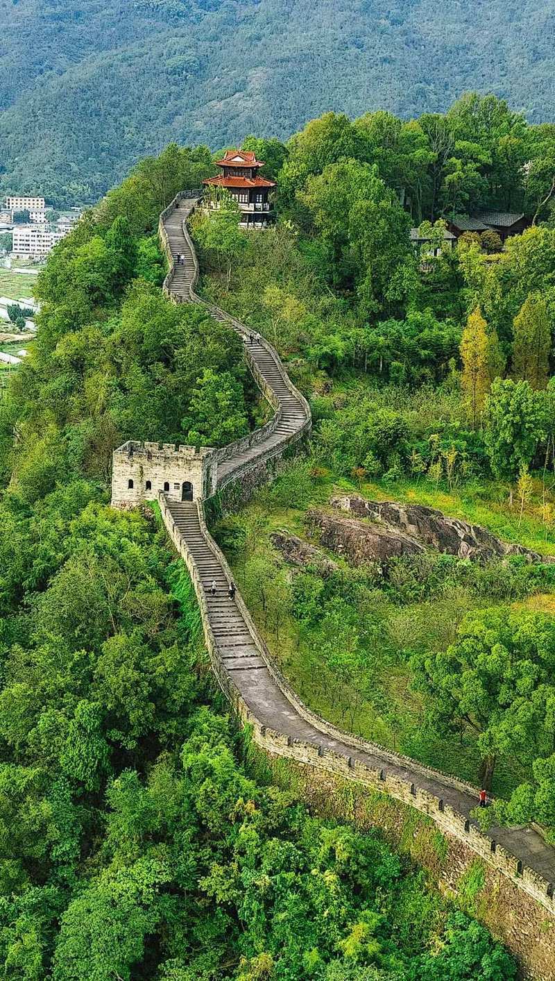 临海江南长城,探寻千年古韵，领略历史风采