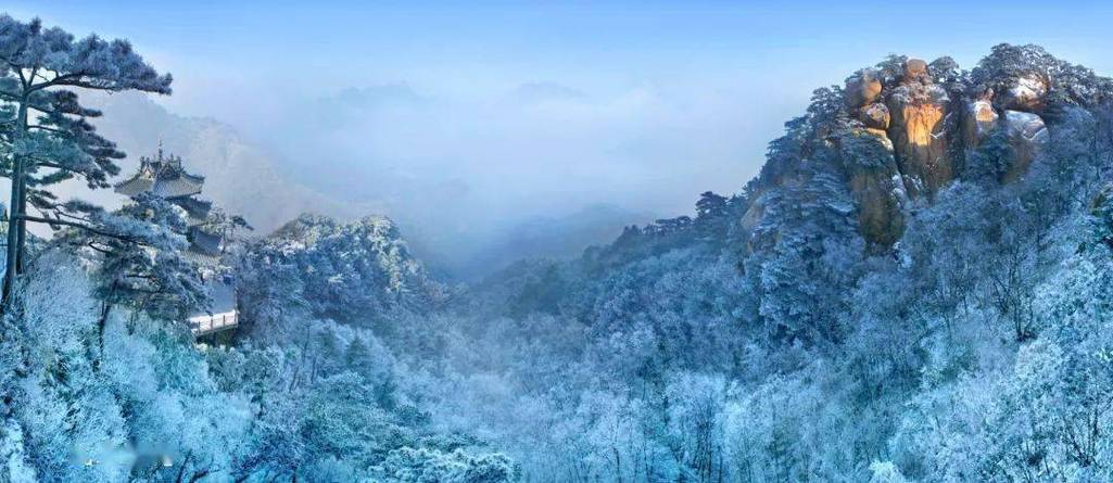 千山冬季,银装素裹，尽享冰情雪韵