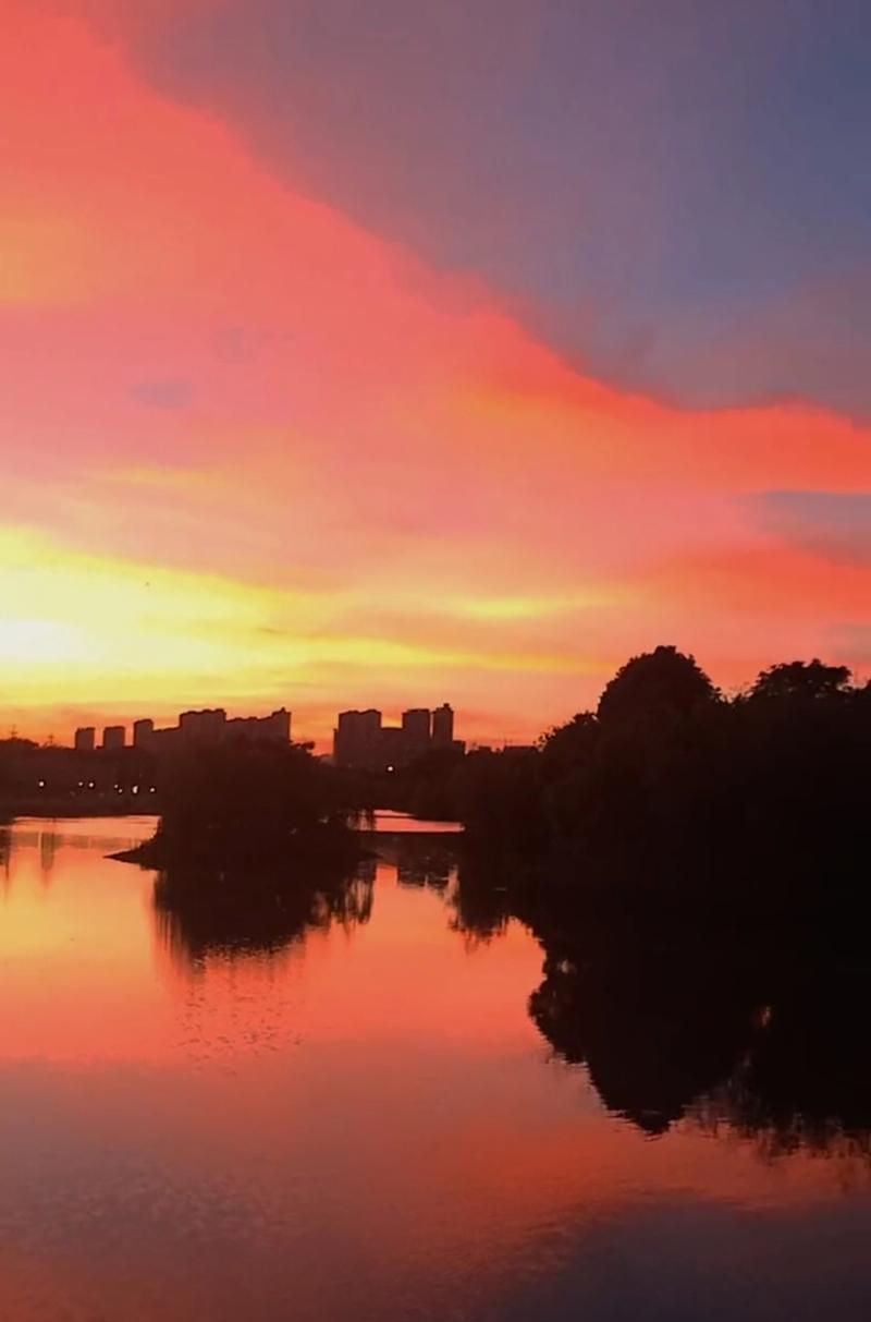 南昌夏夜，邂逅浪漫晚霞美景