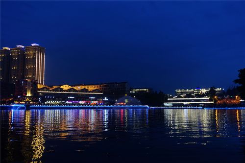 夜幕降临，探寻西充周边璀璨夜景之美