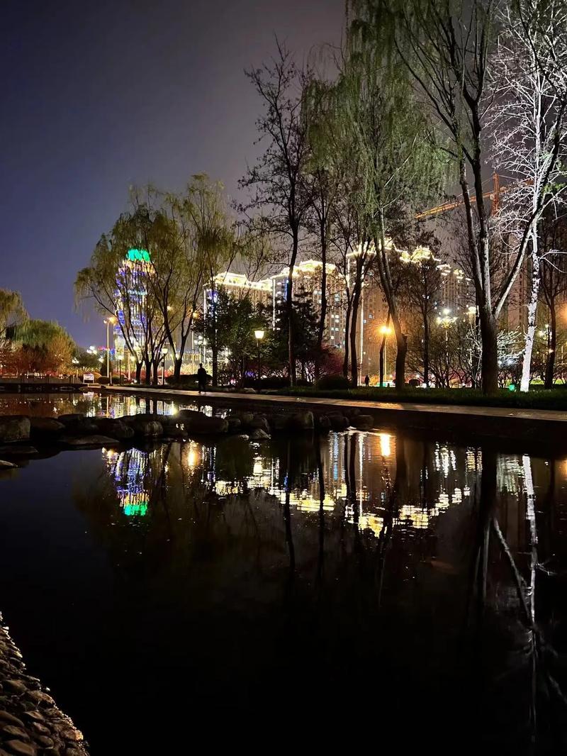 夜幕降临，迁安夜景璀璨如画_探寻迁安旅游的璀璨星辰  第2张