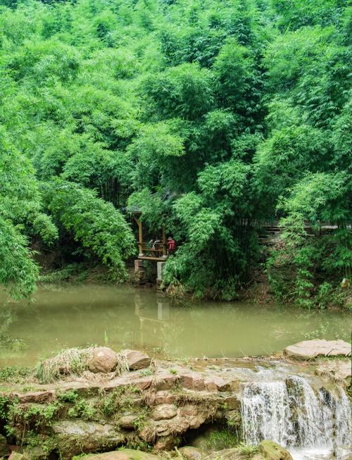 大英周边避暑胜地,清凉一夏，尽享自然之美