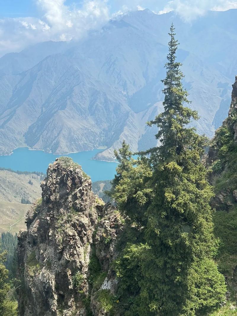 天山,自然奇观与人文荟萃的瑰宝