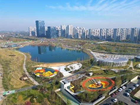 太原龙湖,自然与现代交融的生态乐园