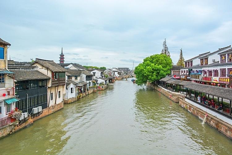 平湖市,江南水乡的美丽画卷，带你领略千年古镇的风情