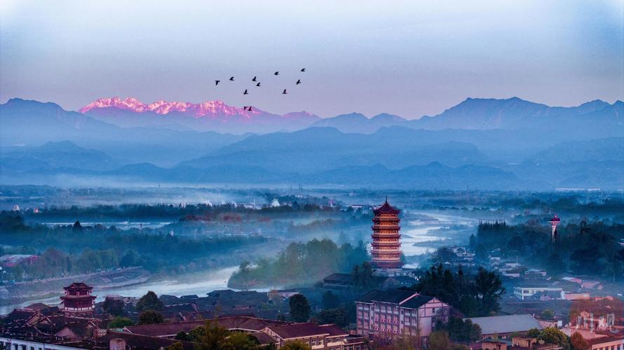 成都清晨山景,邂逅自然之美，唤醒心灵之旅