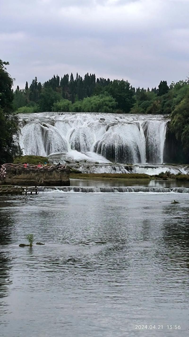 一个旅游景点，应该具备哪些条件，旅游景区的。