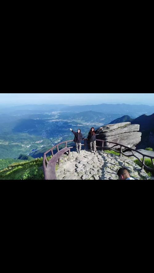 探寻山顶美景,大自然的鬼斧神工与心灵洗礼之旅  第2张