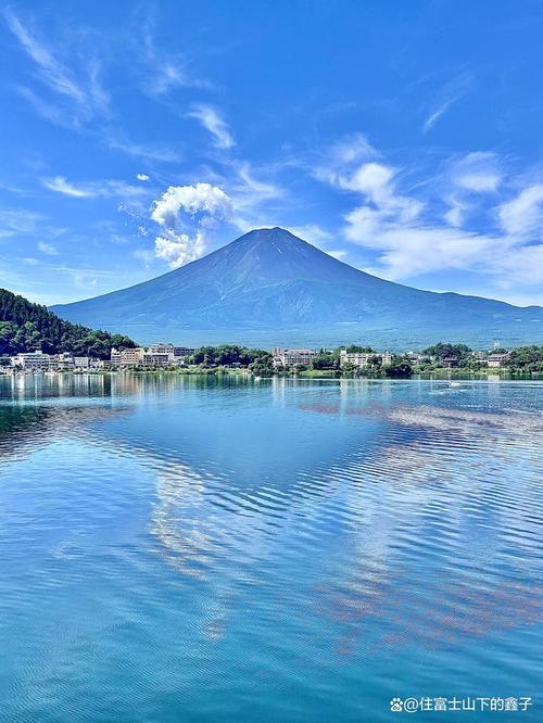 探秘富士山,富士五湖的宁静魅力与历史传承  第2张