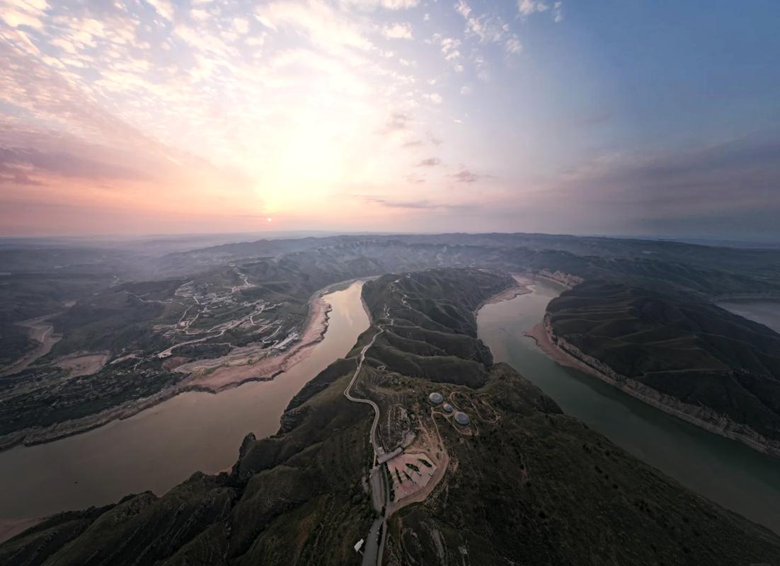 探秘时代峰峻,历史与现代交融的旅游胜地  第2张