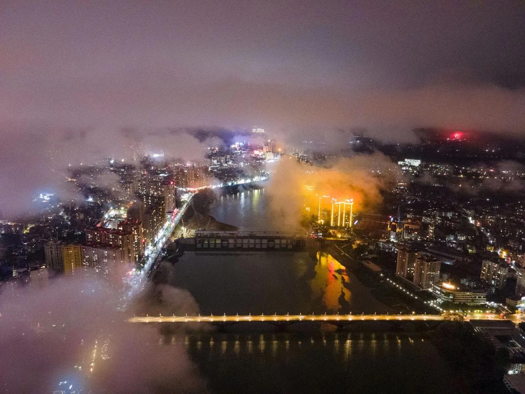 桂平灯光璀璨，夜色如画，探寻这座城市的璀璨之光