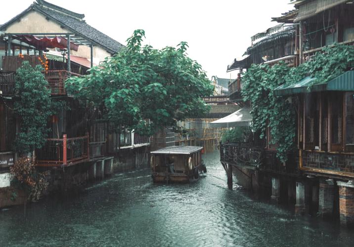 漫步天津，雨中的诗意时光_探寻雨天景点的魅力