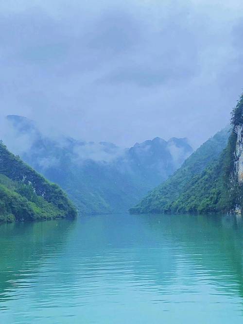 漫步重庆南岸水边，感受山水交融的魅力