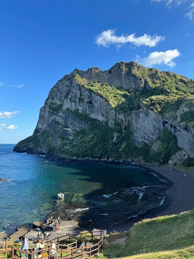 牛岛,韩国济州岛的自然奇观与历史文化交融之地  第2张