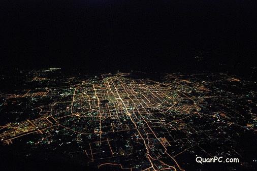 璀璨夜空下的机场美景,介绍现代化都市的空中门户