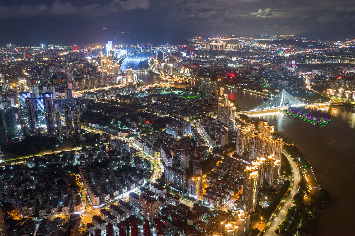 福建夜景，璀璨星空下的古城魅影