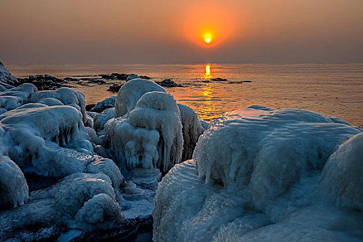 秦皇岛冬季海韵，尽享雪后海滨风情