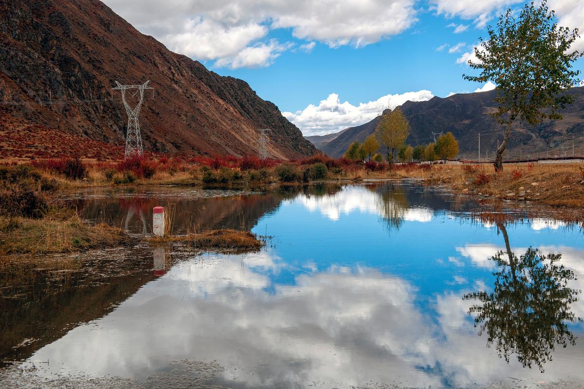 稻城路上的绝美风光,探寻人间仙境的秘境之旅