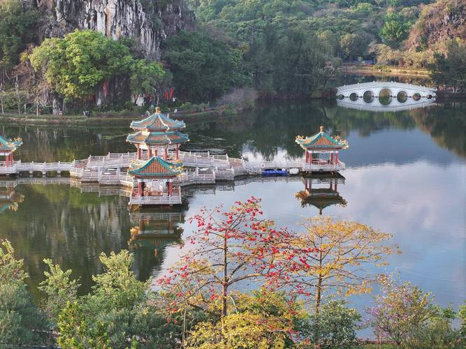 肇庆,山川壮丽，文化底蕴深厚的旅游胜地