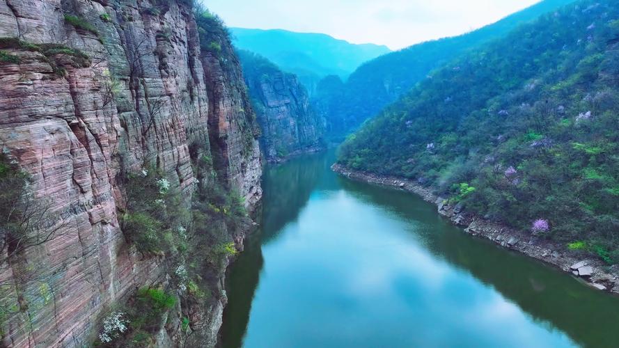 郧西龙潭河,探秘自然奇观，感受山水之美  第2张