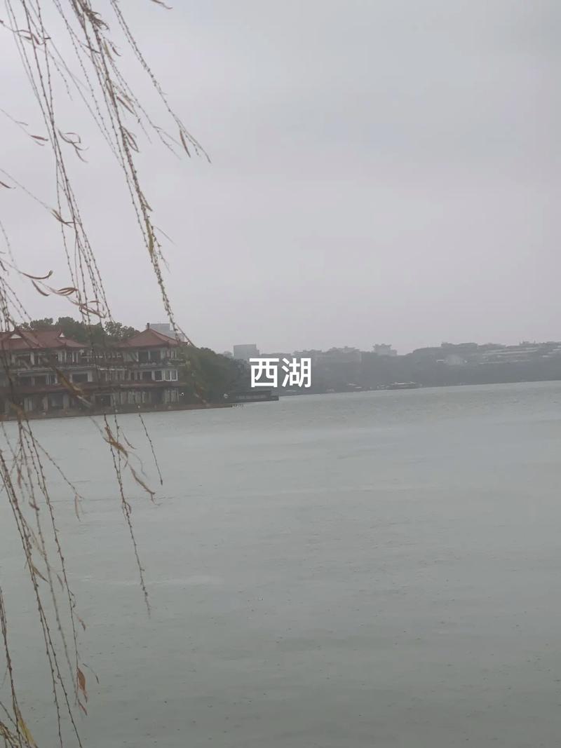 雨中漫步，上饶美景如画_探秘上饶雨天游玩胜地