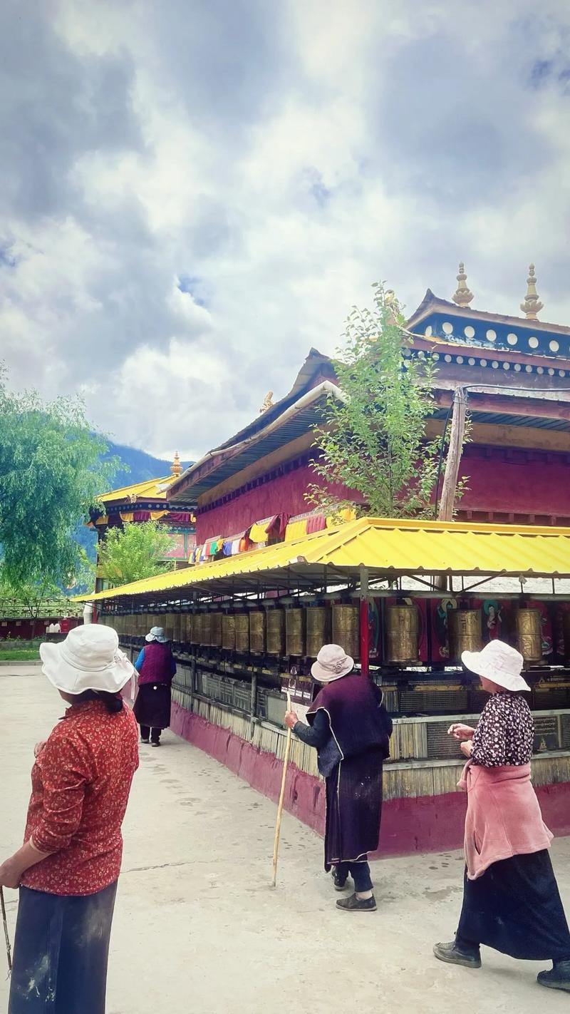 雪域圣地的灵魂栖息地_西藏寺庙之旅