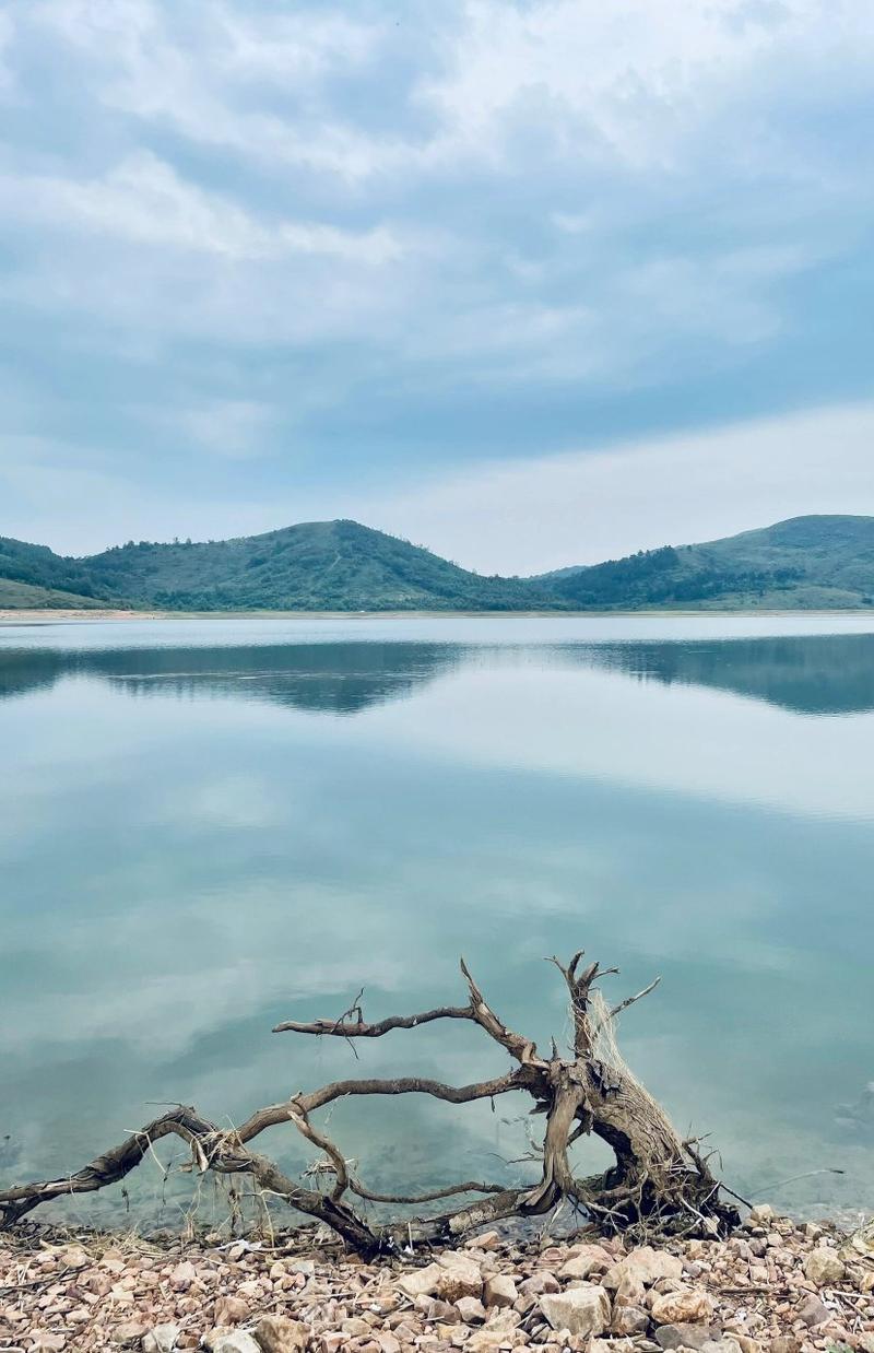 凤阳水库湖边,自然风光与人文历史的完美融合  第2张