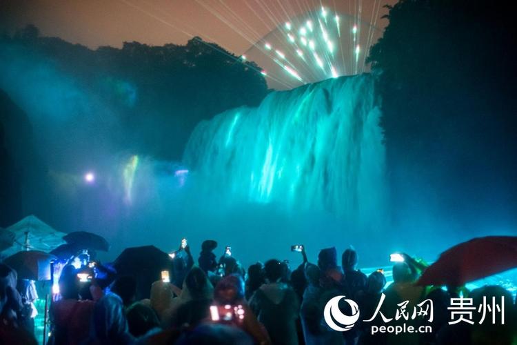 夜幕降临，东莞东部夜游之旅,一场视觉与听觉的盛宴