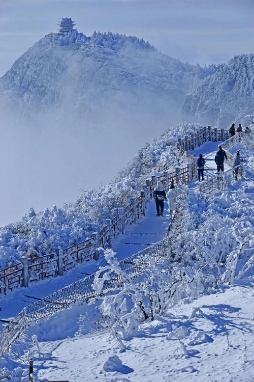 探寻西山雪岭,大自然的冰雪奇观与历史文化的交融