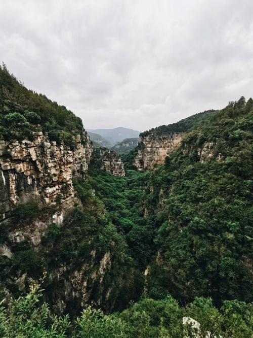 探秘济南龙洞山,自然奇观与人文历史的完美融合  第2张