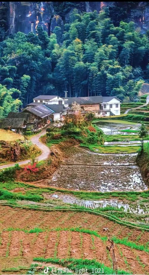 探秘鸣山村,山水田园中的世外桃源