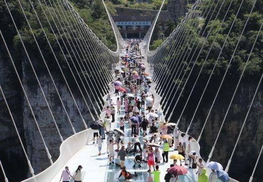 跨越碧水云天，福鼎玻璃桥,一场惊险刺激的空中漫步之旅