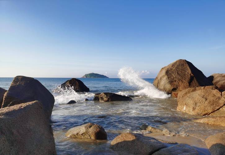 阳江礁石,探寻自然奇观，感受海浪涛声