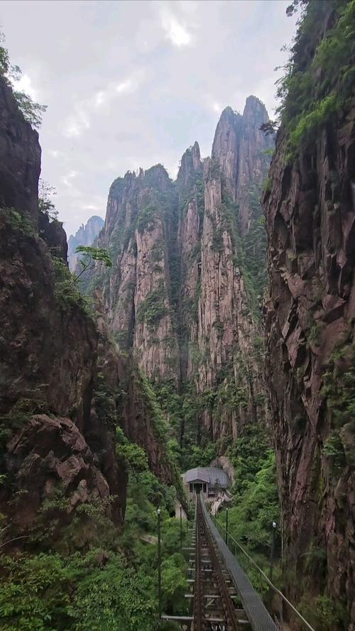 黄山小火车,穿越时空的山水之旅