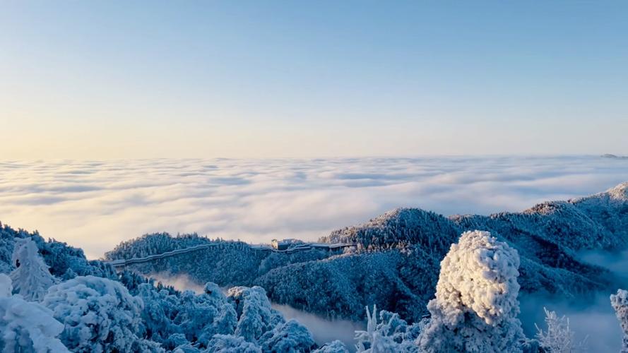 南岳雾凇,冰封雪裹的仙境画卷