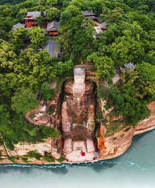 夏日炎炎，乐山美景如画_探寻乐山夏季旅游攻略