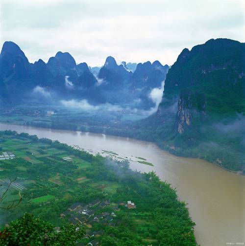 广西景区,天然氧吧，生态天堂，探秘壮美山水画卷