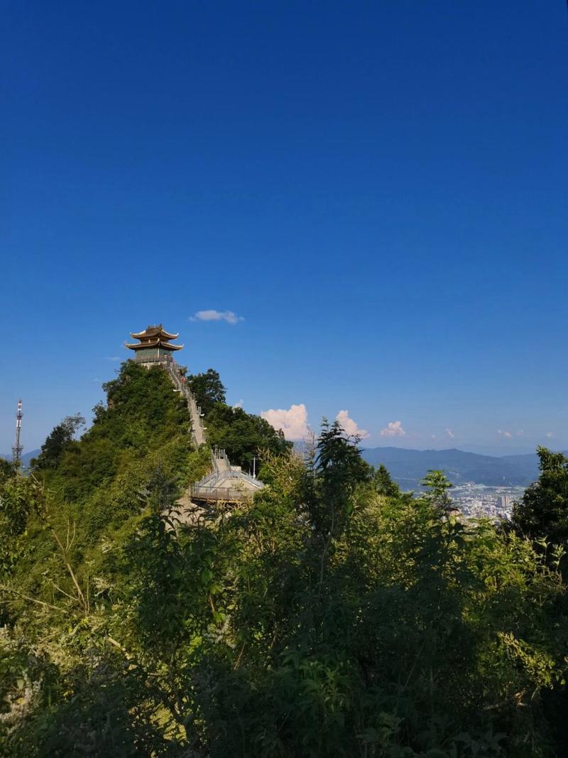 怀化十大最好玩的景点怀化有哪些好玩的，靖州附近旅游景点推荐自驾游。