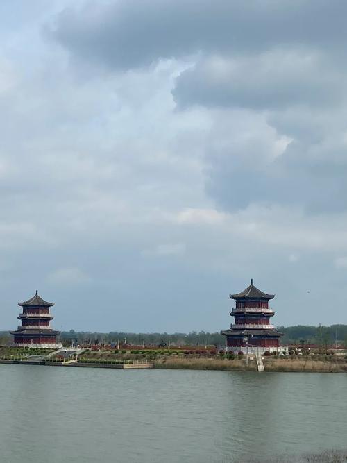 中秋节菏泽有哪些好玩好吃的地方去，浮龙湖生态旅游区门票多少钱一张。