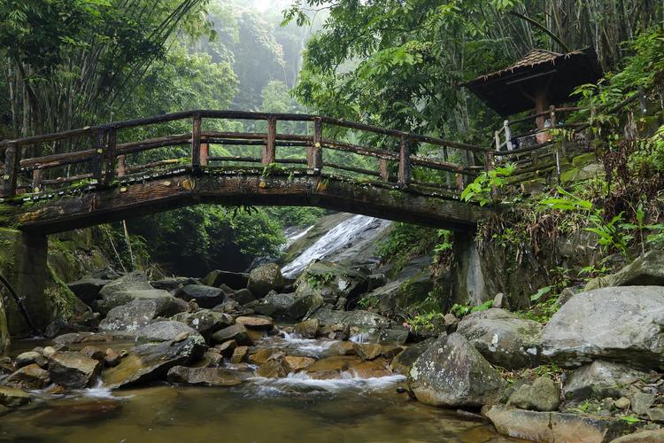 义乌周边旅游的地方，浙江义乌周边旅游景点。